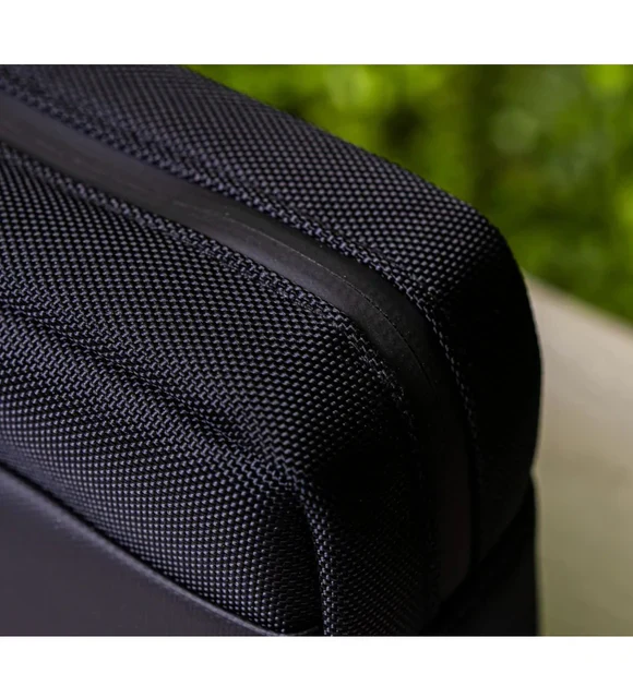 Metris Travel Pouch