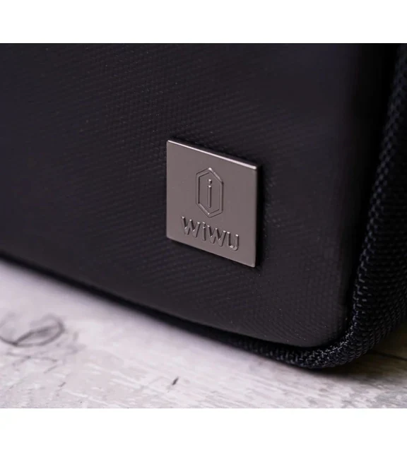 Metris Travel Pouch